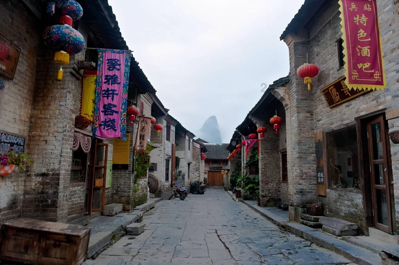 逃离快乐小镇